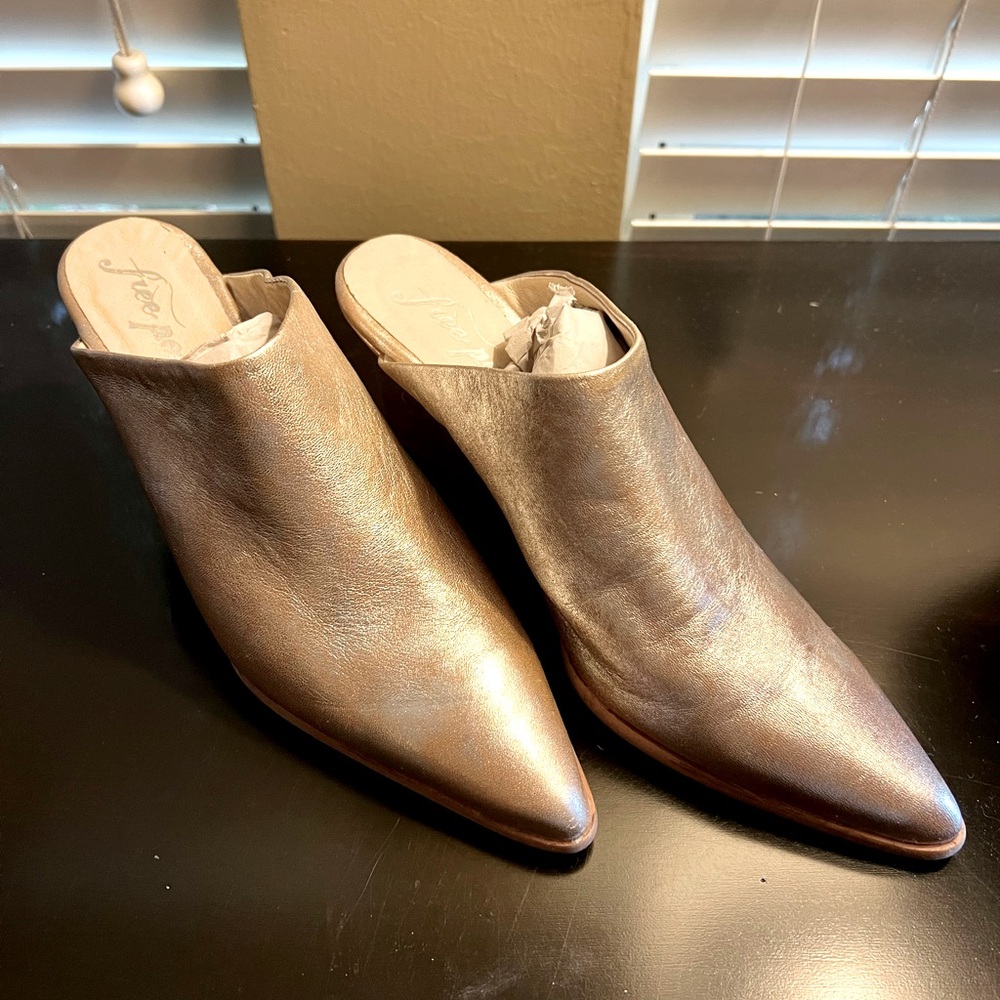 Brand New Free People Metallic Silver/Gold Wedge Mules